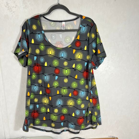 LulaRoe Three (3) Shorty Sleeve Christmas Shirts Scoop neck Separate Pictures - Picture 2 of 5